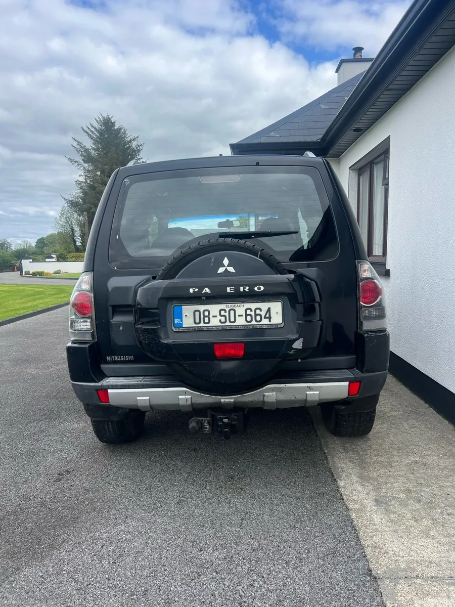 2008 Mitsubishi pajero - Image 2