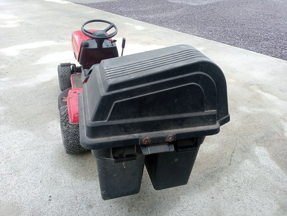 Ride on lawnmower - Image 4