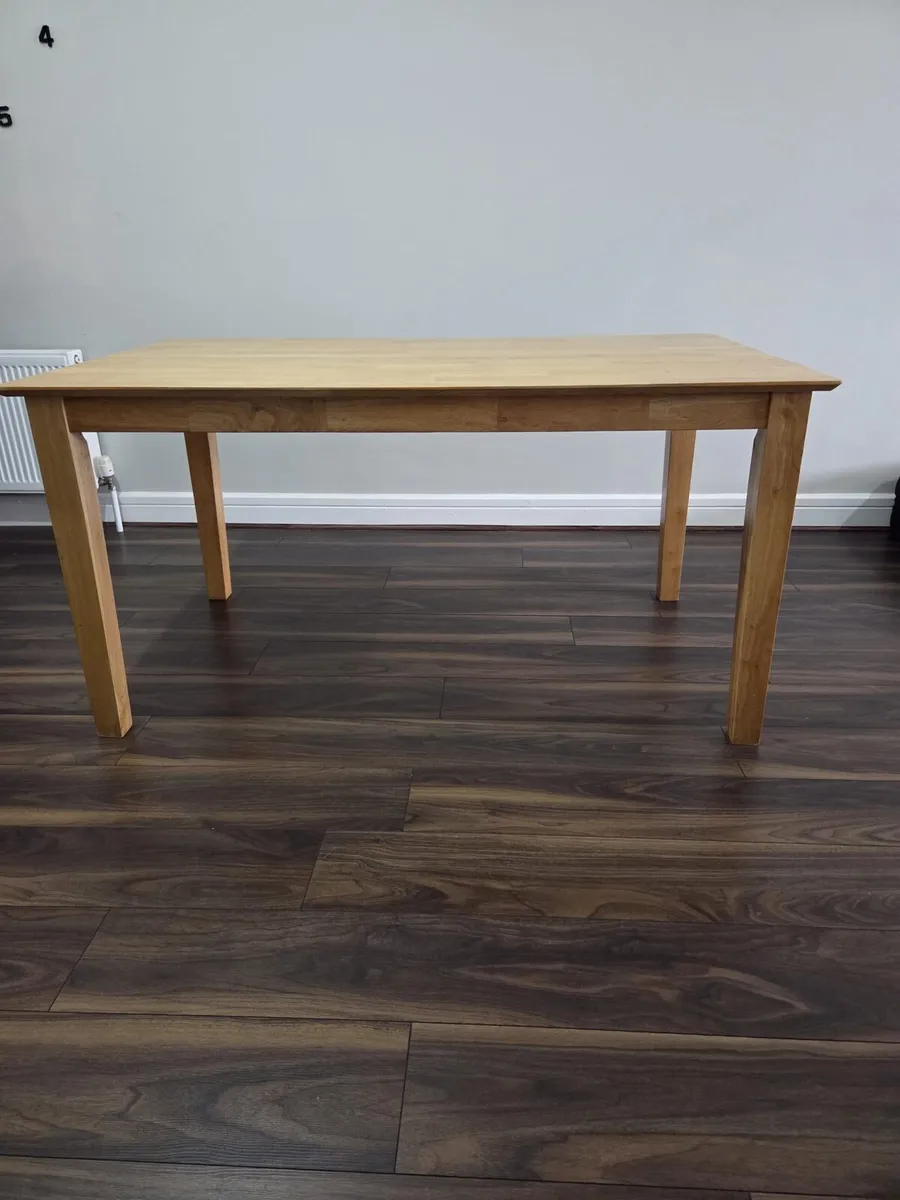 Kitchen table - Image 1