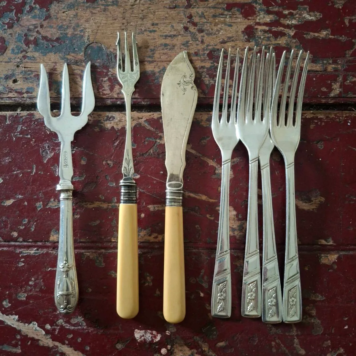 21 Piece Vintage & Antique Cutlery - Image 3