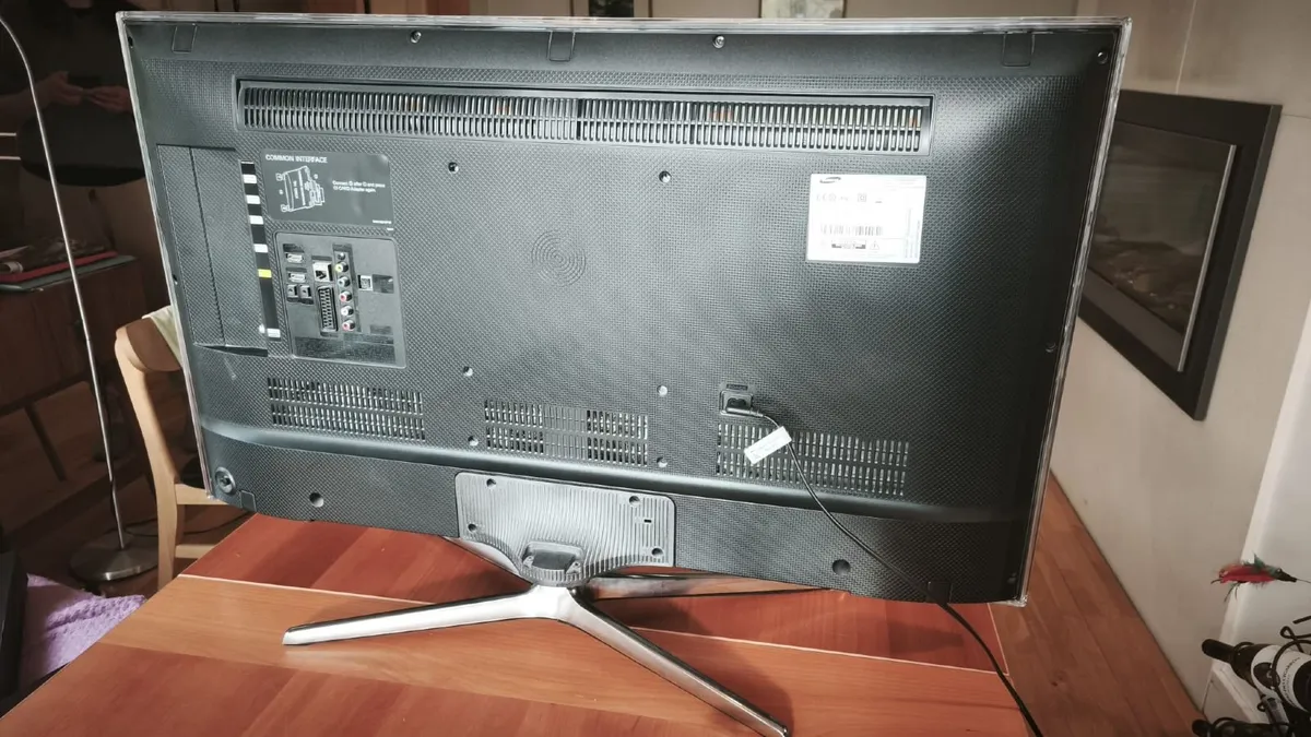 TV - Image 2