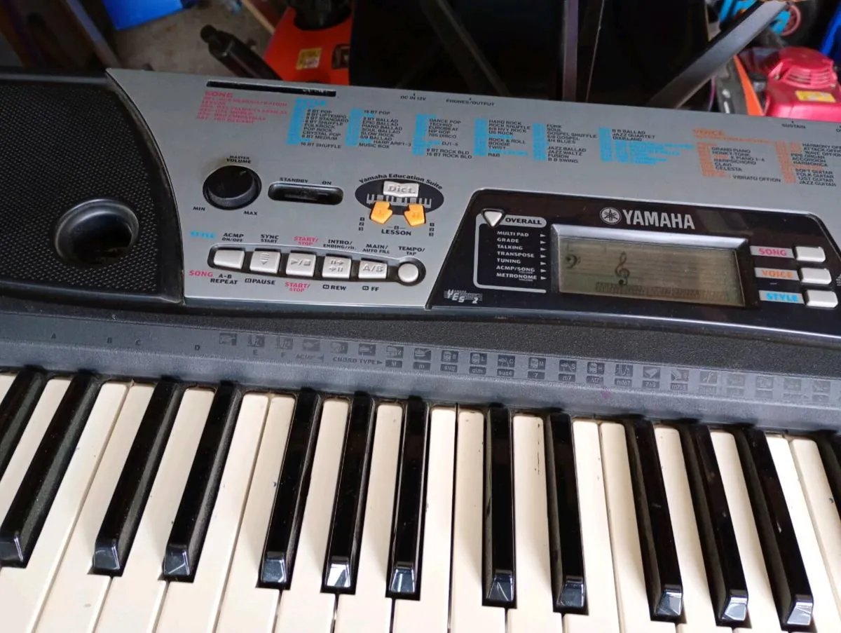 Yahama PSR 175. Battery Operated Keyboard - Image 2