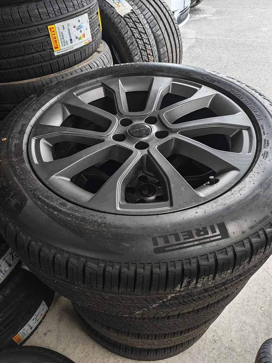 21” Genuine Range Rover Alloy Wheels – BRAND NEW - Image 1