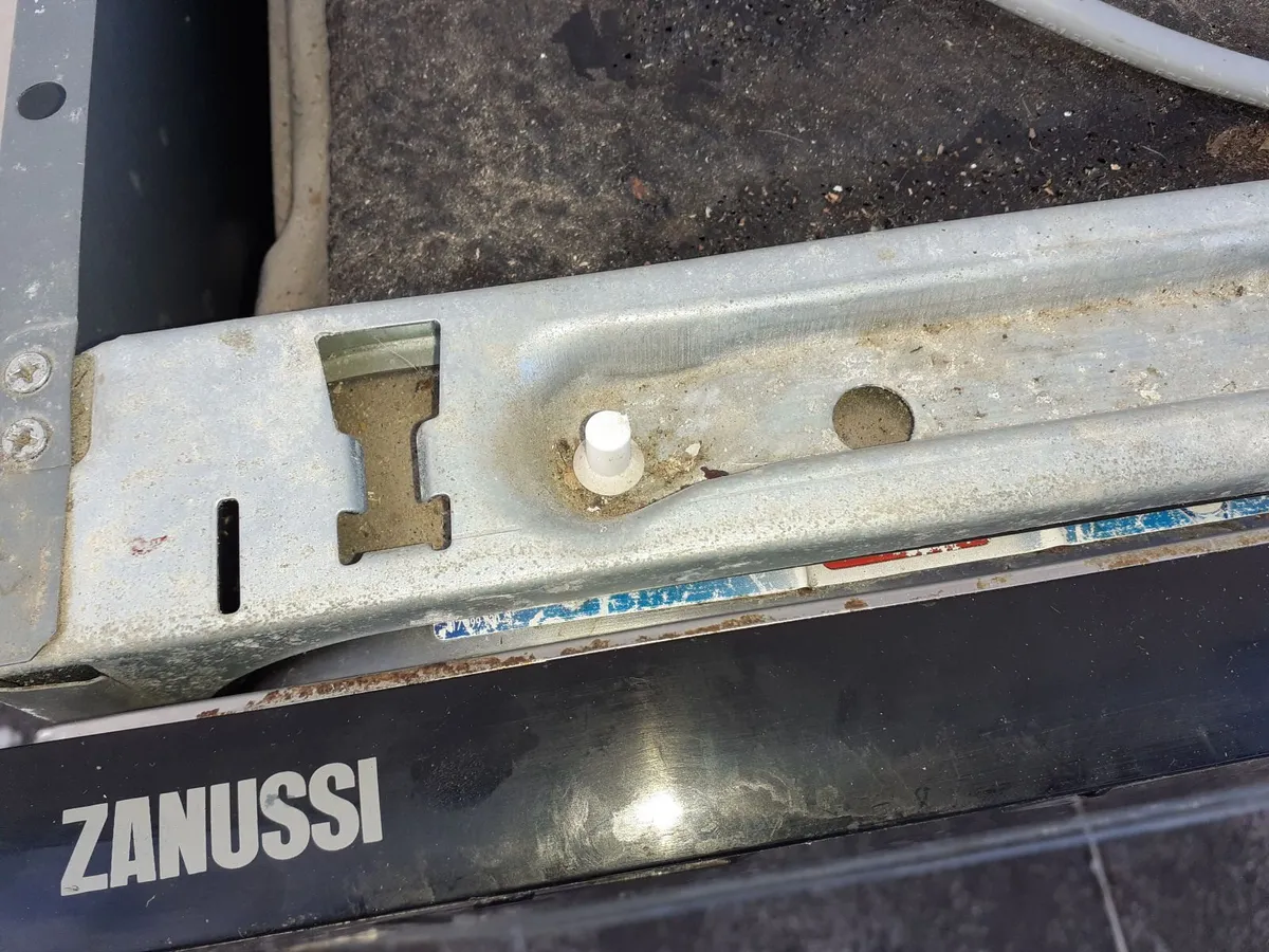 Castlemaine - Dishwasher for parts €20 - Image 3