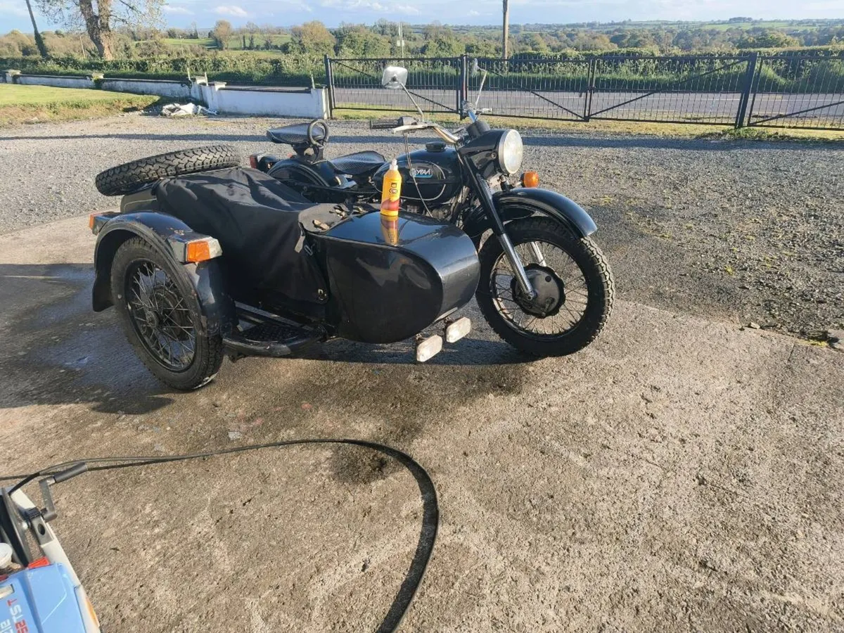 Motor bike and sidecar - Image 1