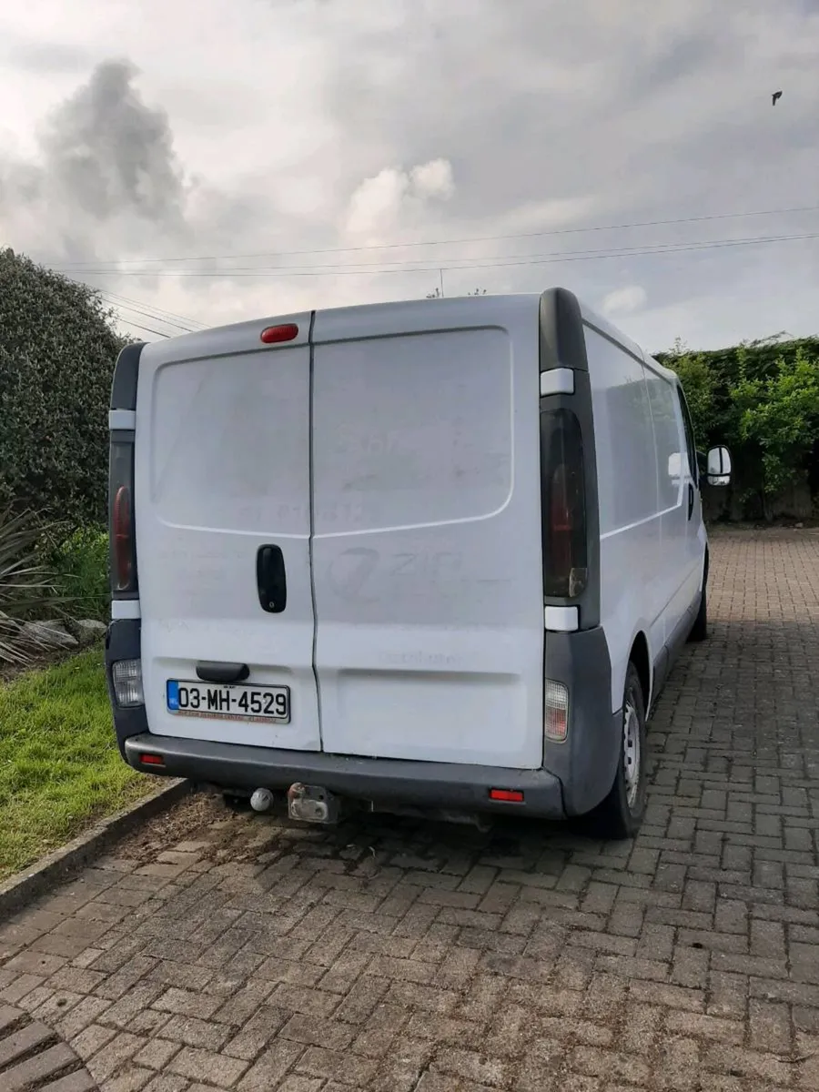Van - Image 2