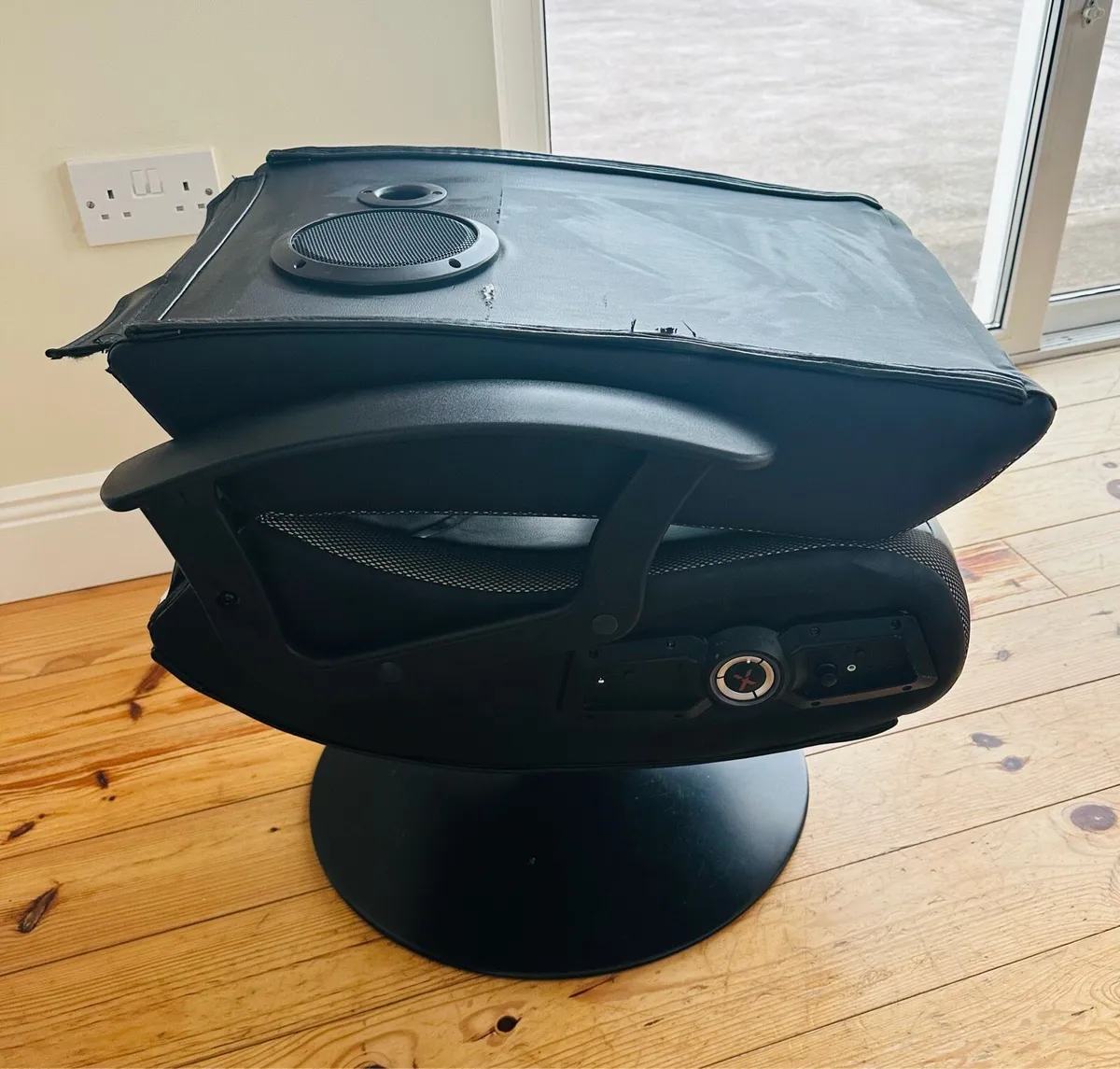 Gaming Chair - Image 4