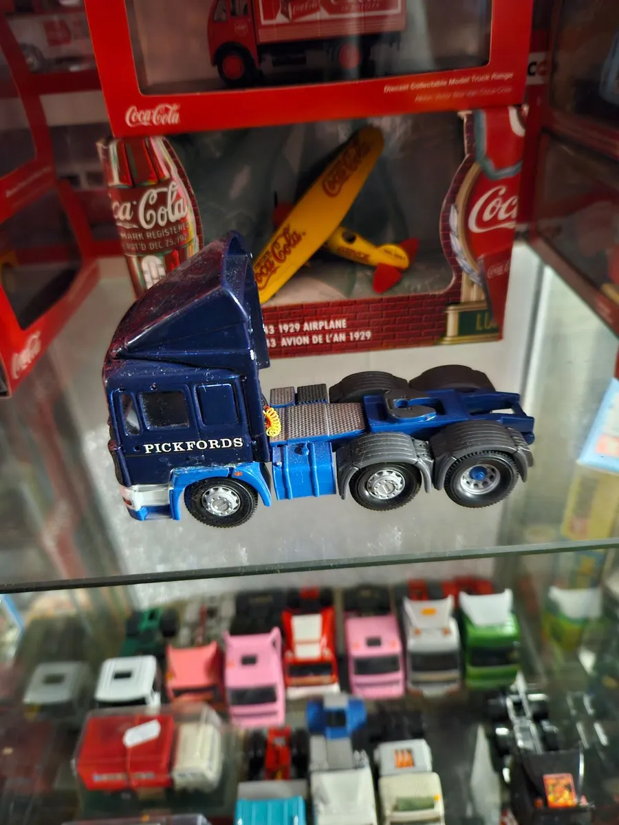 Corgi ERF Tractor Unit Code3 - Image 2