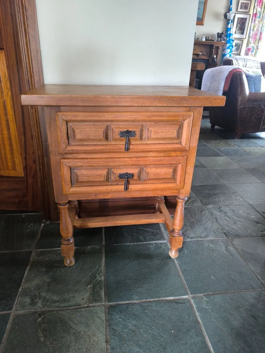 Solid Oak Vintage Side Table/Bedside Locked - Image 1