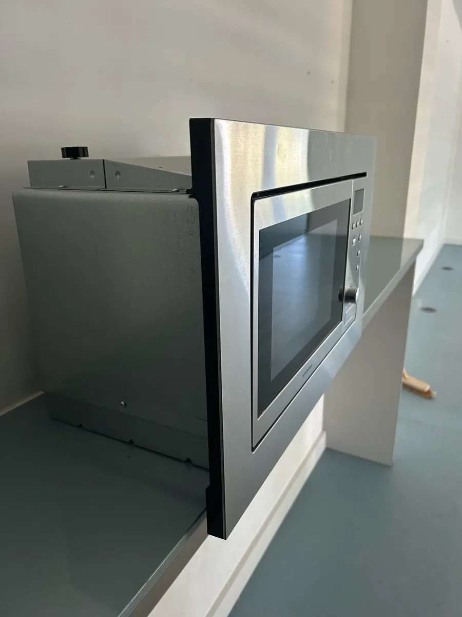 Microwave - Image 3