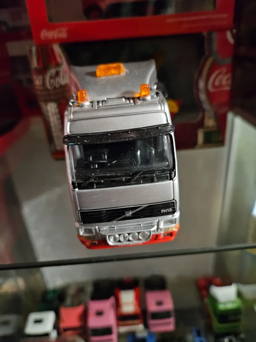 Corgi Volvo Tractor Unit - Image 2