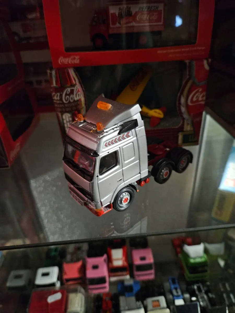 Corgi Volvo Tractor Unit - Image 3