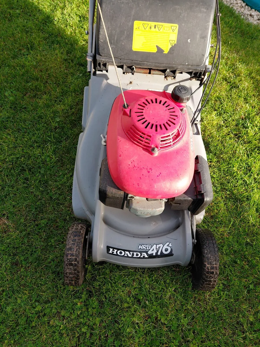 Honda HRB476 Lawnmower with Roller - Image 1