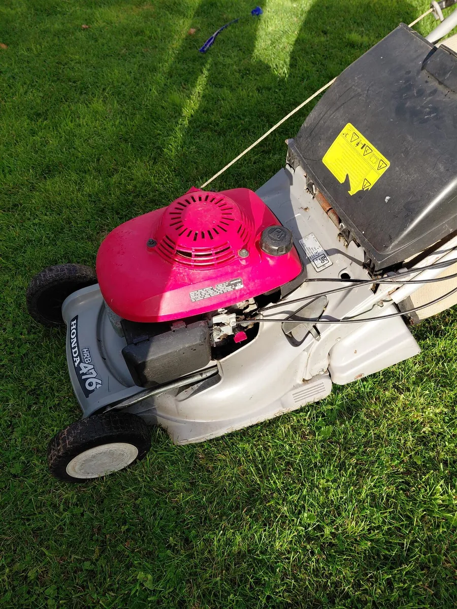 Honda HRB476 Lawnmower with Roller - Image 2