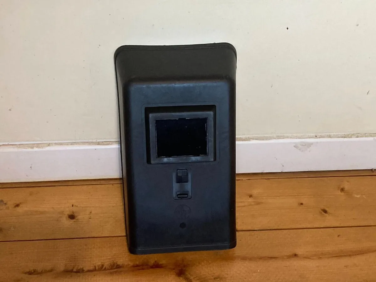 Draper Handheld Welding Mask – Ready To Use - Image 2