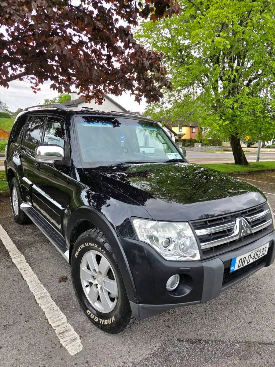 Mitsubishi Pajero spotless condition €6400 - Image 1