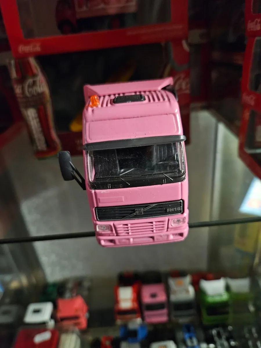 Corgi Volvo Tractor Unit Code3 - Image 1