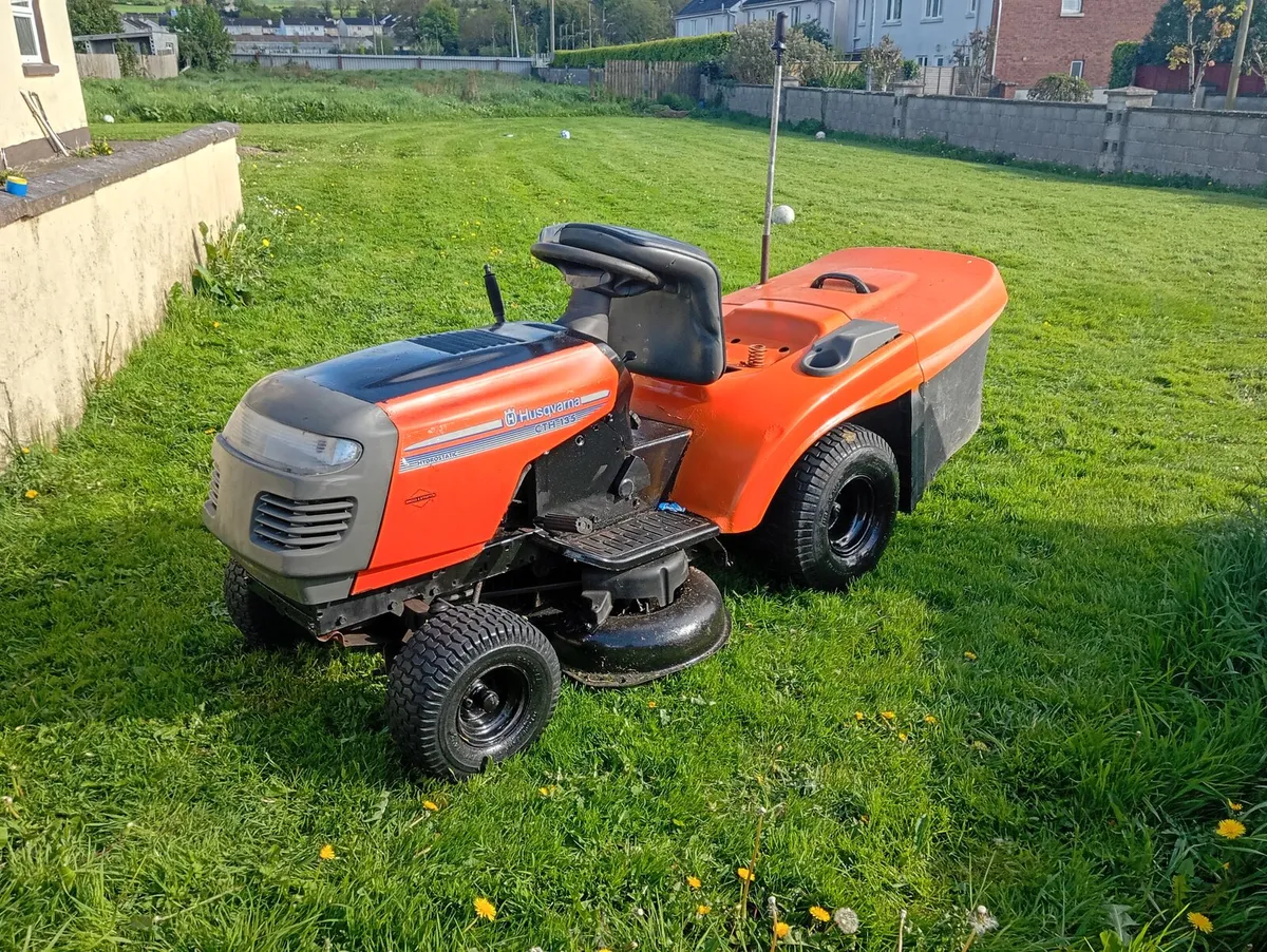 Husqvarna ride on lawnmower - Image 1