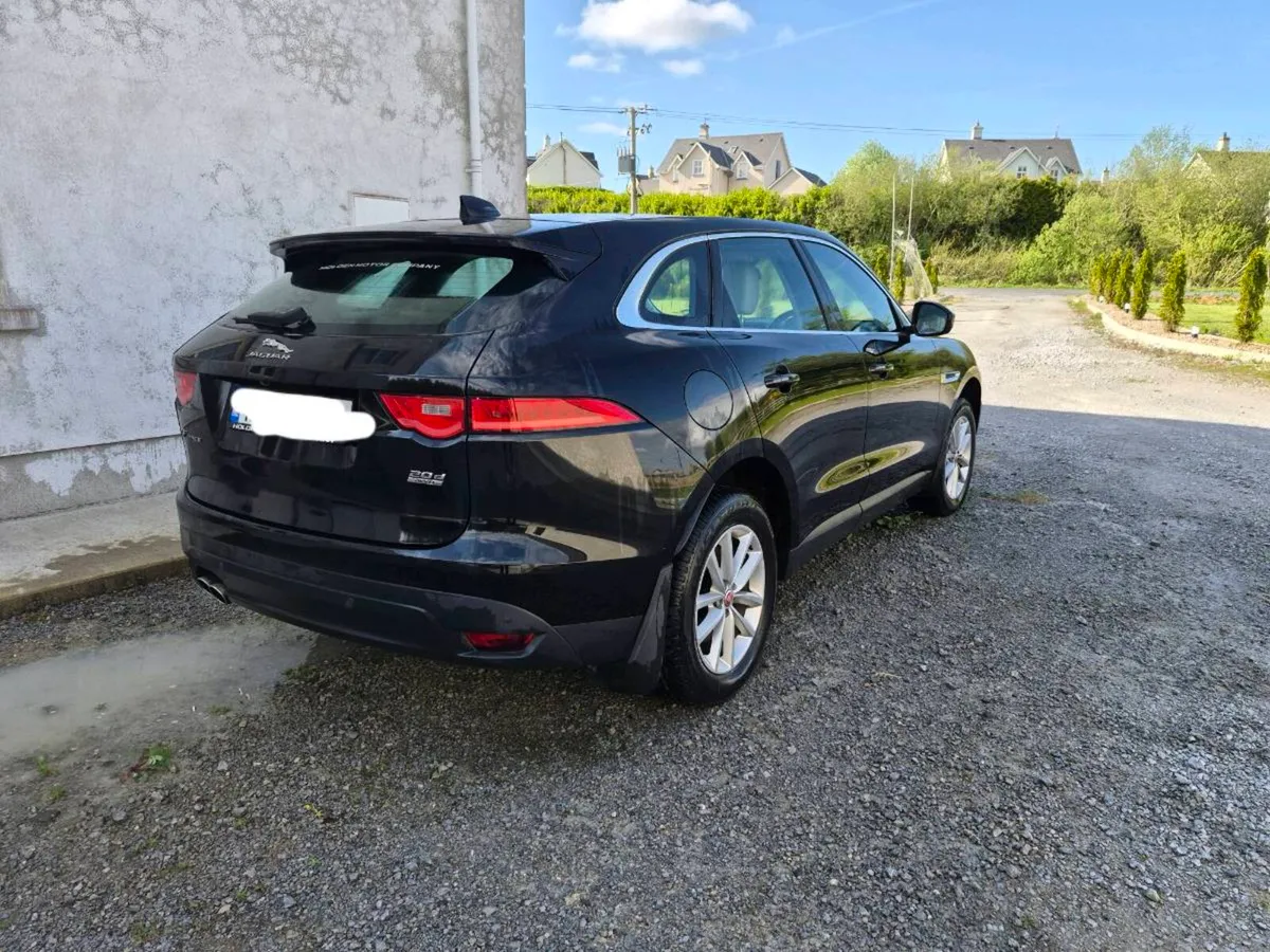 Jaguar F Pace 2016 - Image 4