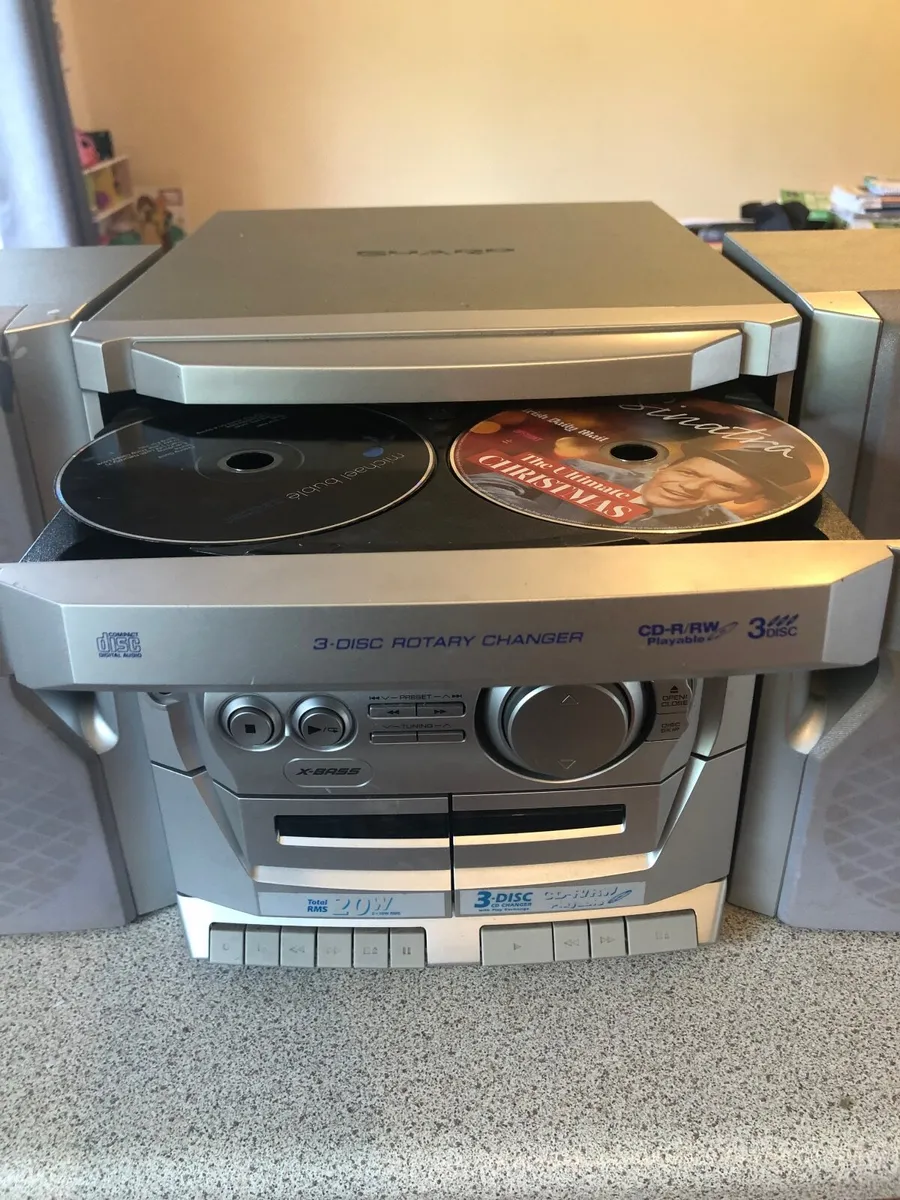 Sharp 3 Disc mini component system - Image 2