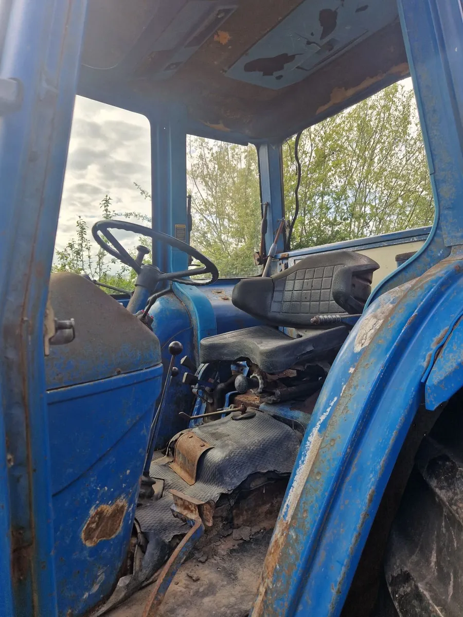 Ford 4600 - Image 4