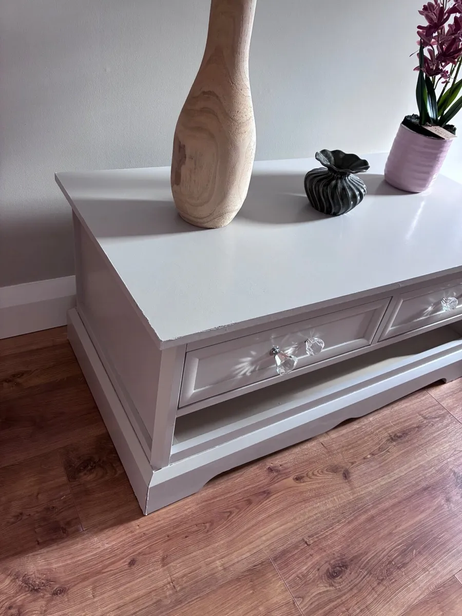 Coffee table - Image 1