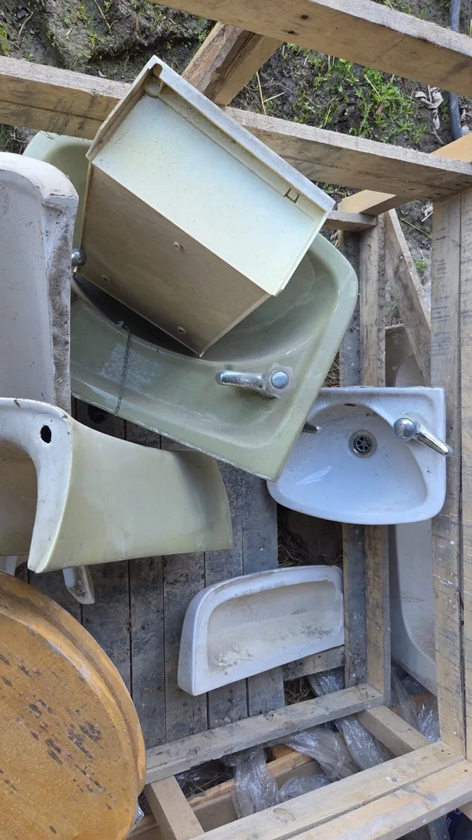 Bathroom ware - Image 2