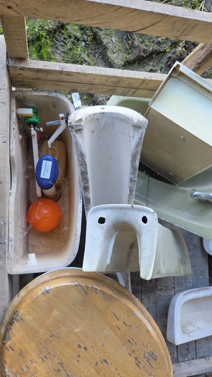 Bathroom ware - Image 3