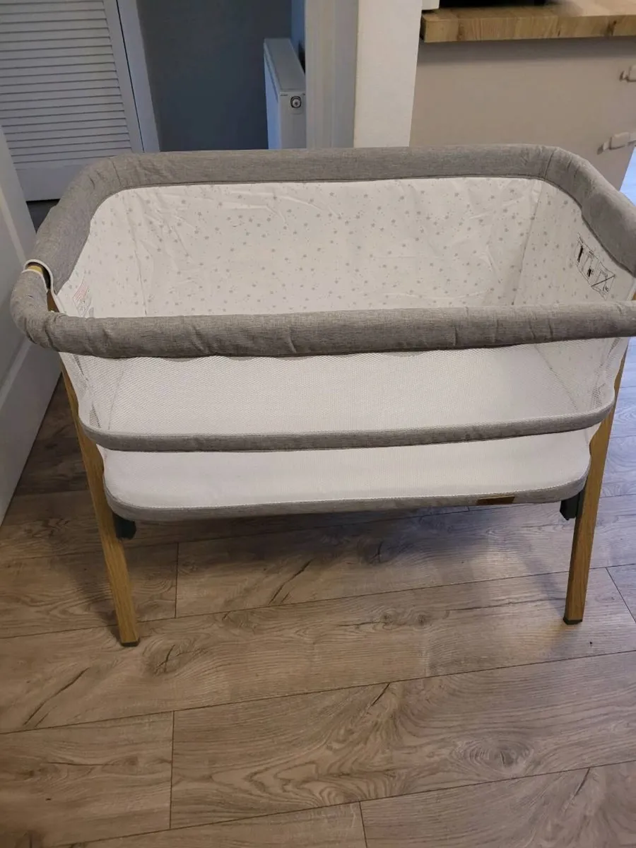 Baby Elegance  newborn bedside crib - Image 1