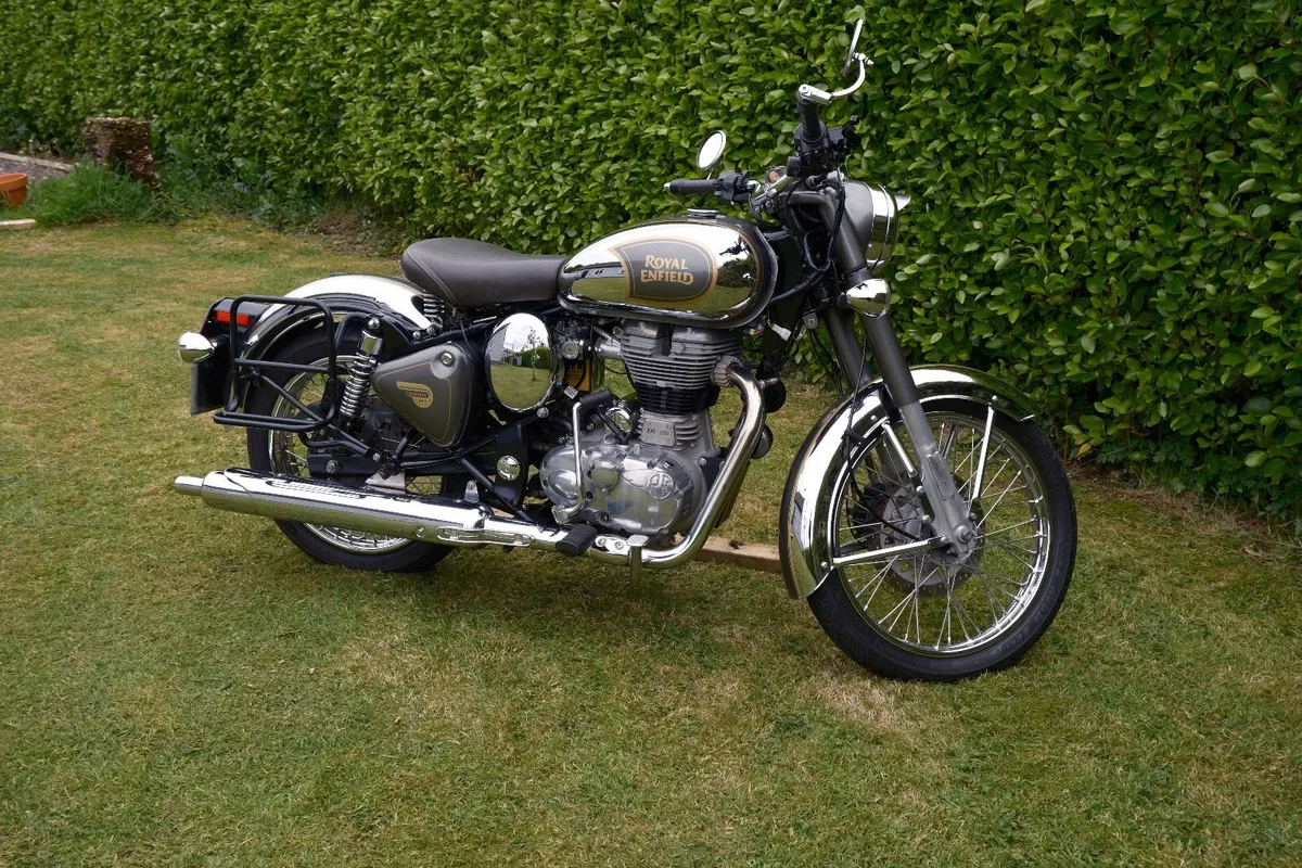 Royal Enfield Classic 500  Graphite Chrome - Image 3