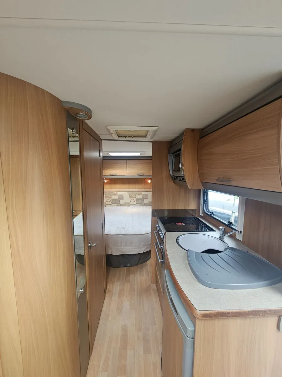 Caravan - Image 2