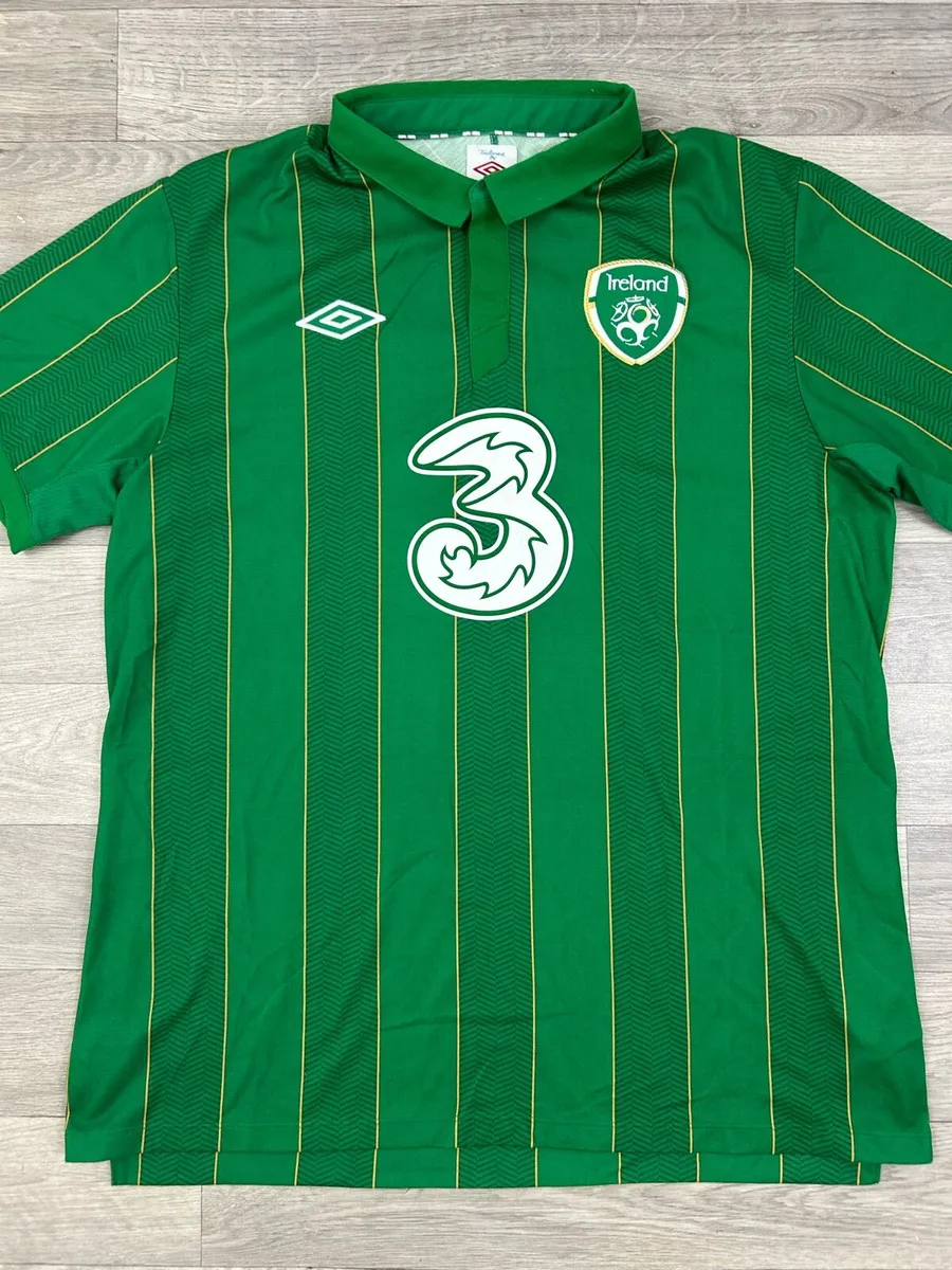 Vintage 2011 Umbro Ireland Home Jersey Shirt Large - Image 2