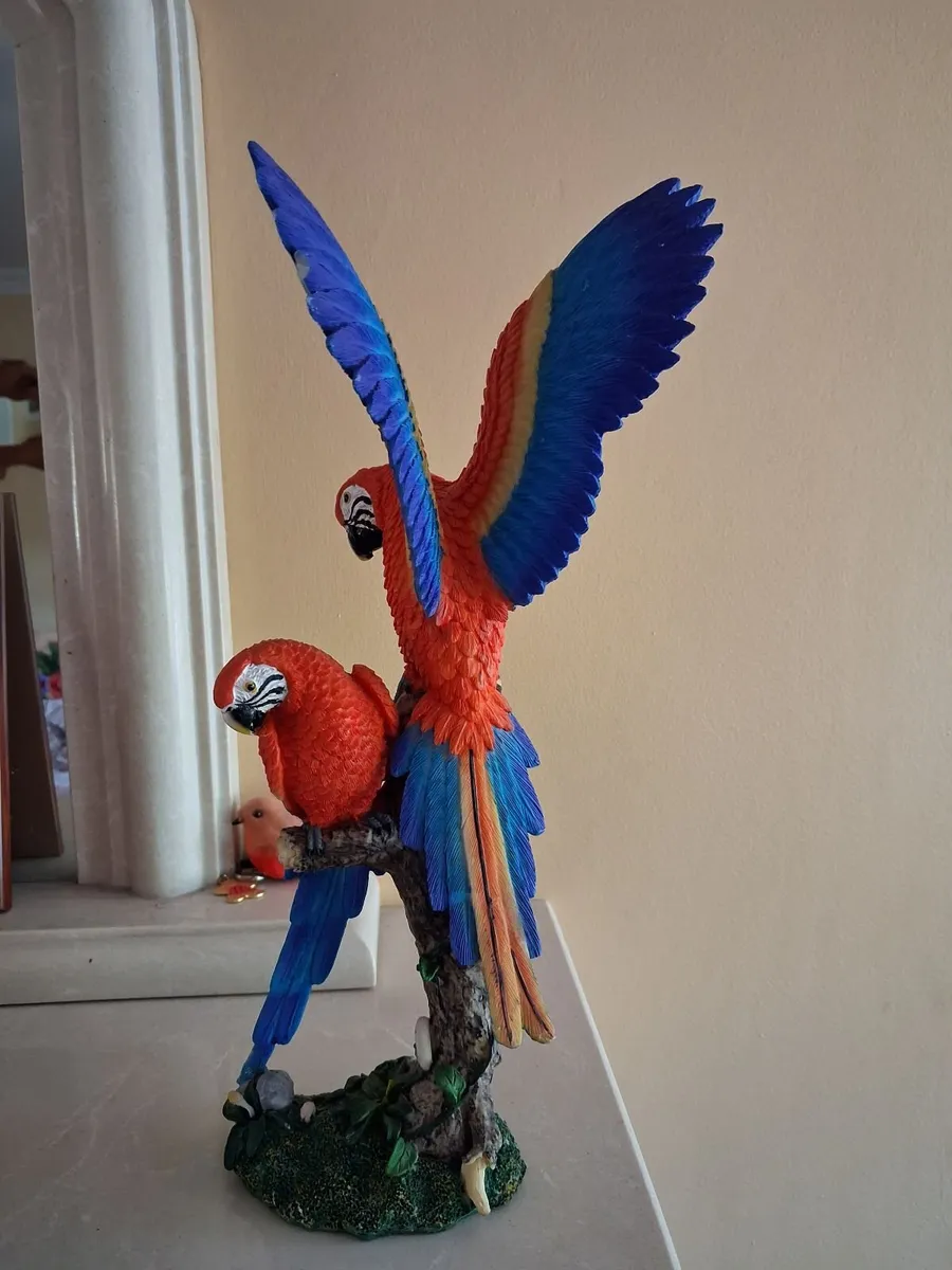 Ceramic parrots - Image 2
