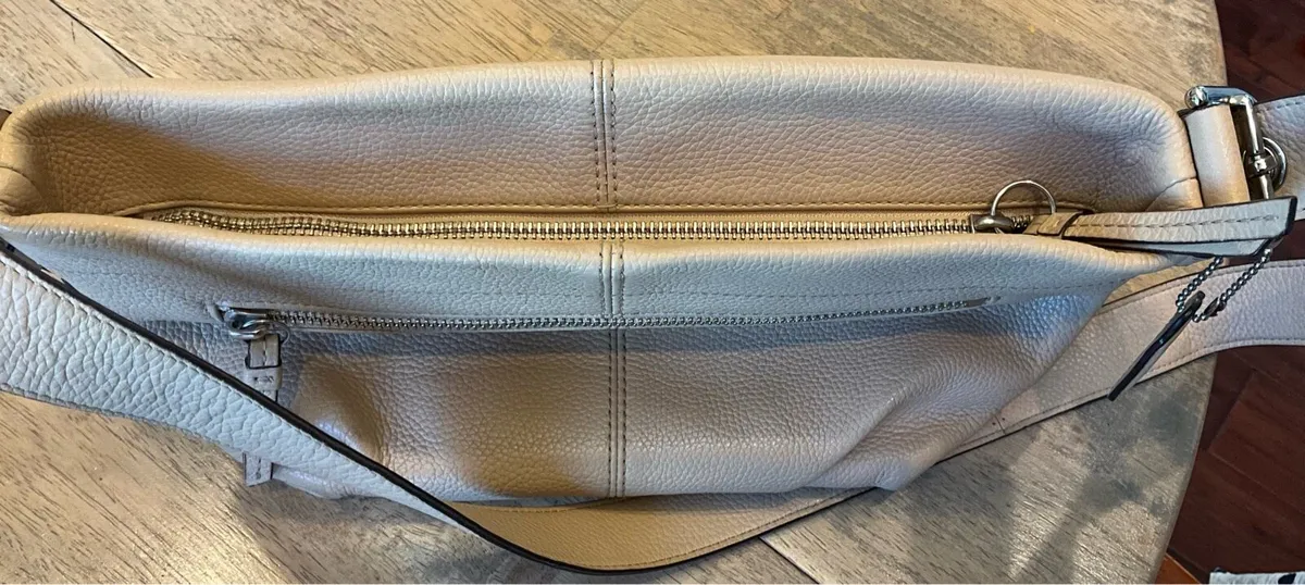 COACH Shoulder Bag - Image 4