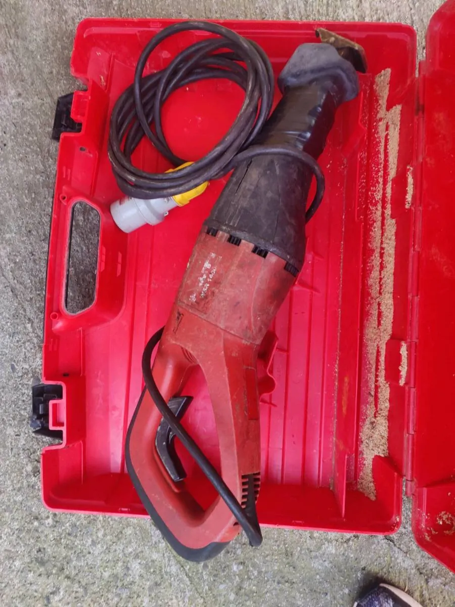 Hilti reciprocating saw - Image 1