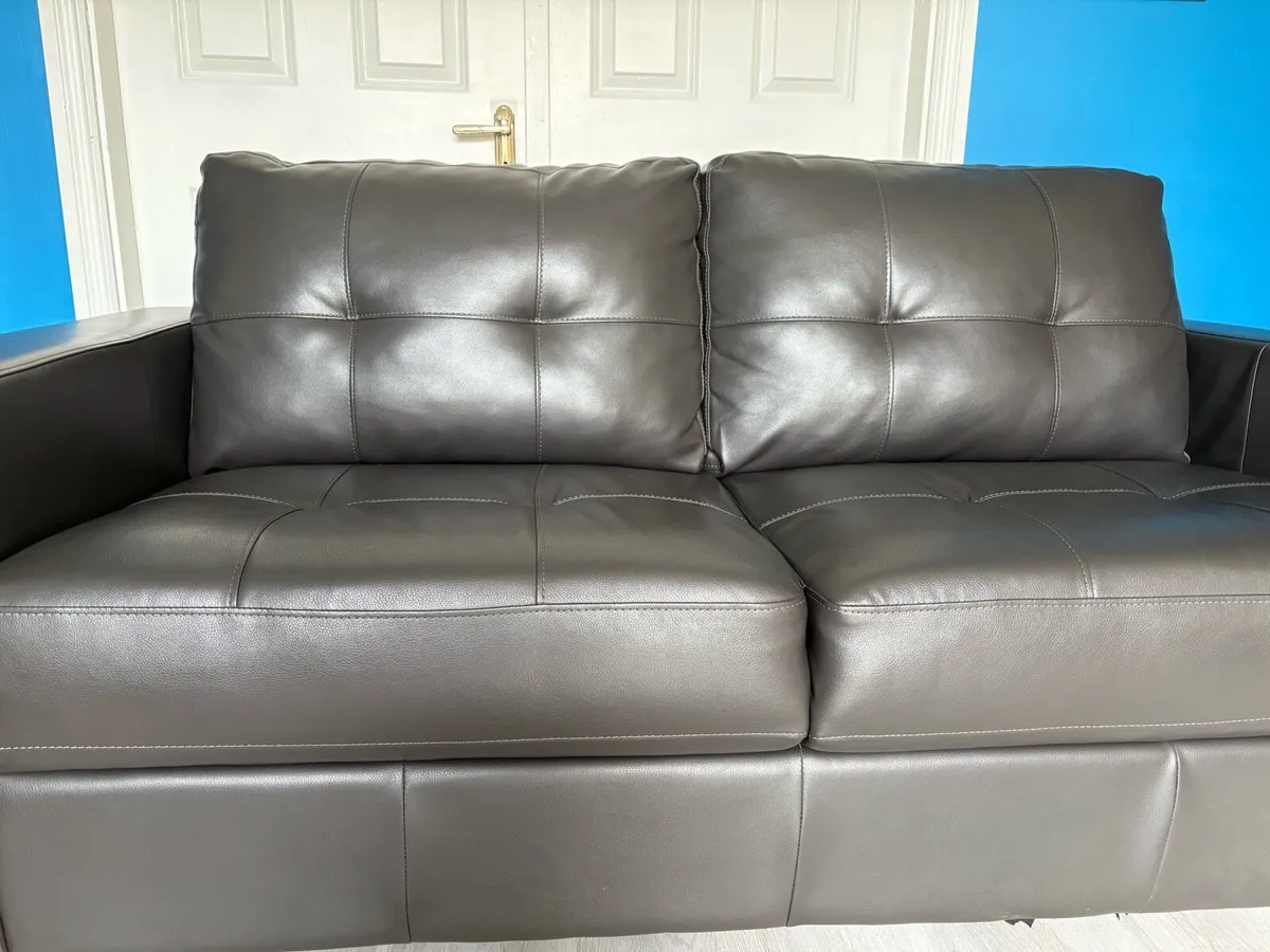 Couch - Image 4