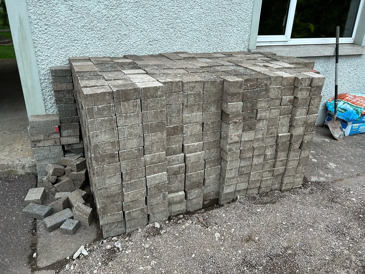 Patio or driveway Paving bricks - Image 2