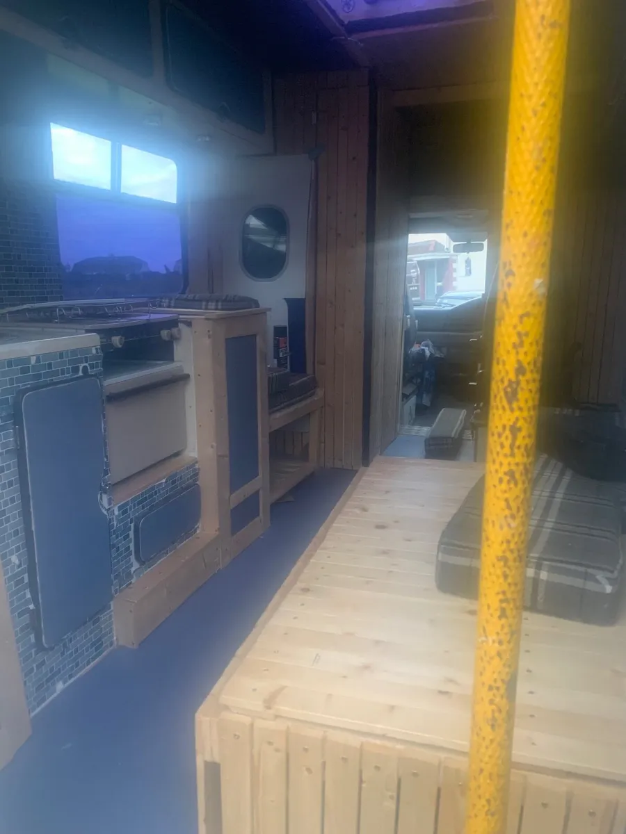 Camper van 1999 ambulance Mercedes sprinter - Image 2