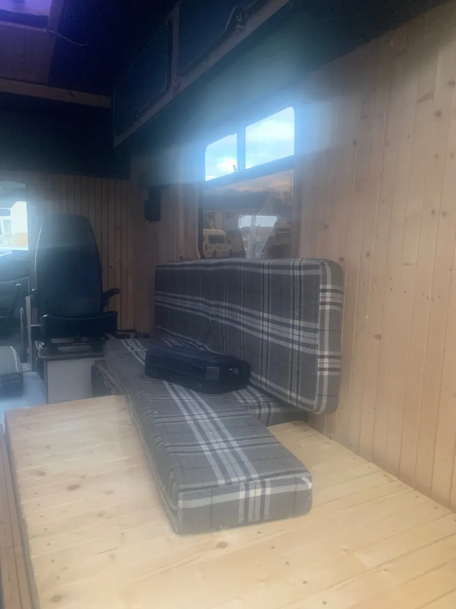 Camper van 1999 ambulance Mercedes sprinter - Image 3