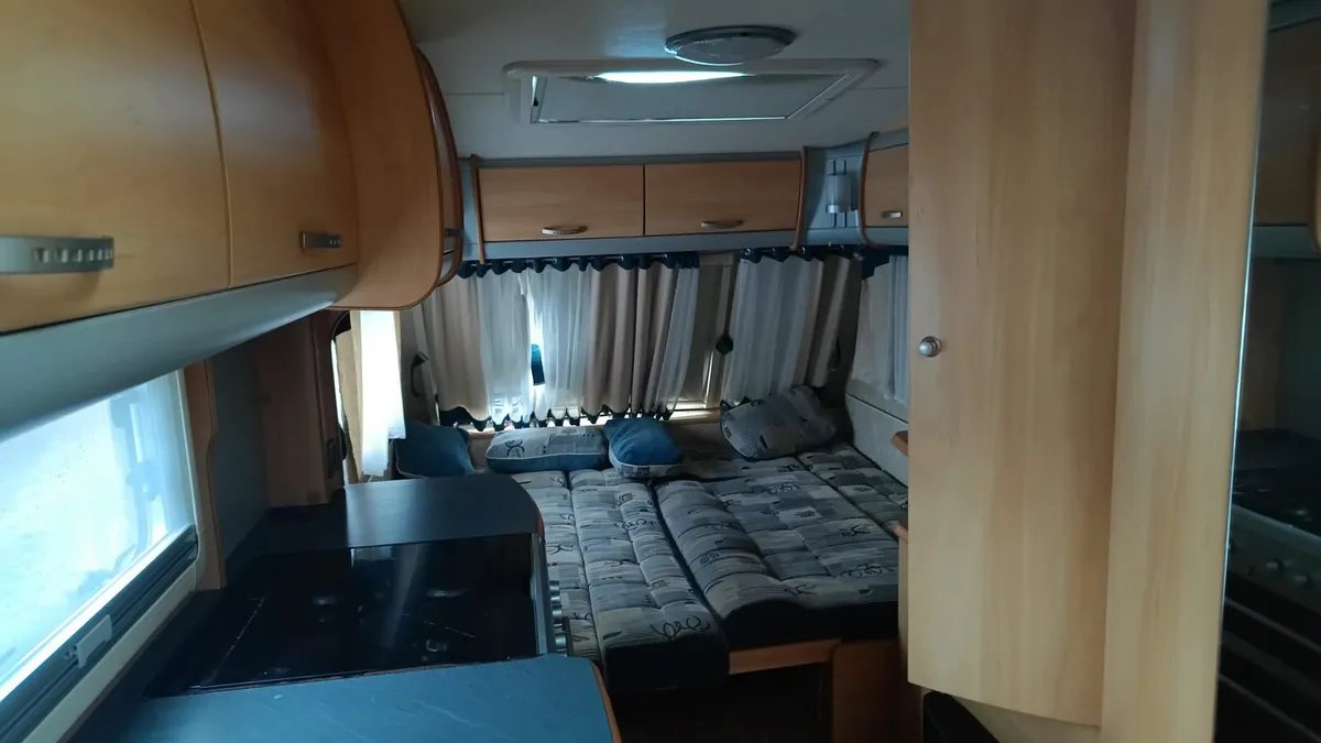 2006 caravan - Image 3
