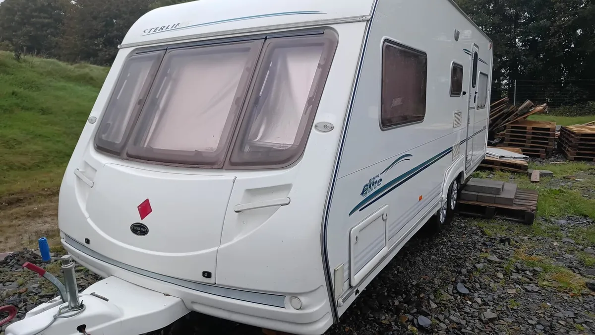2006 caravan - Image 4