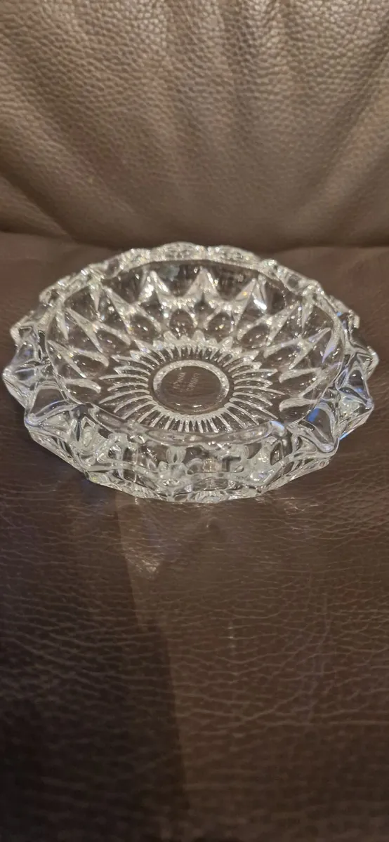 Small glass ashtray - Image 1