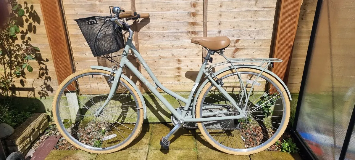 Pendleton Somerby Classic Dutch Style Bike - Image 1