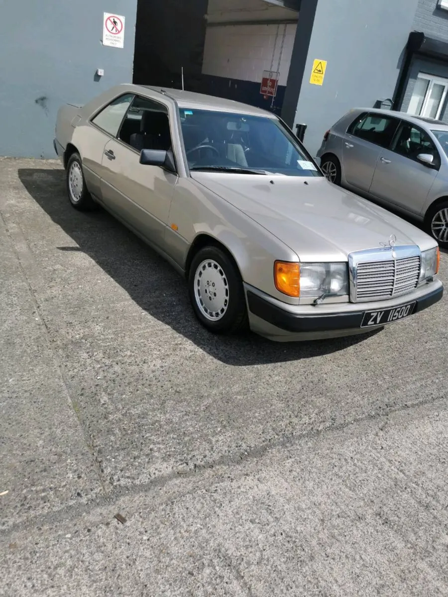 Mercedes 300CE 1988 original luxury coupe - Image 2