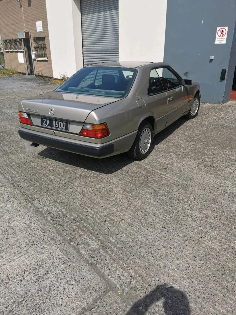 Mercedes 300CE 1988 original luxury coupe - Image 4