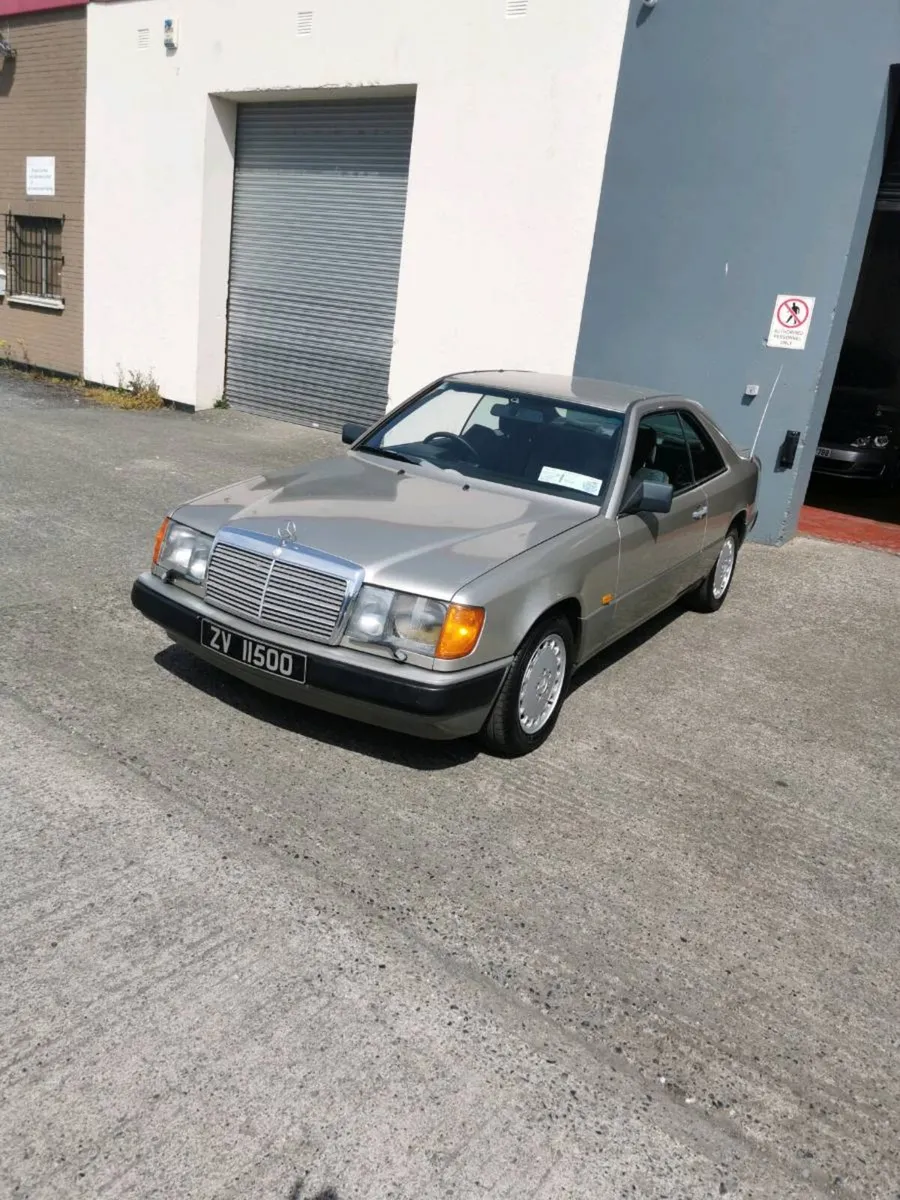 Mercedes 300CE 1988 original luxury coupe - Image 1