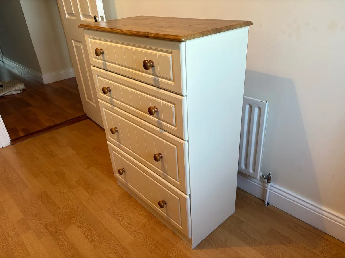 Chest of four drawers - Image 2