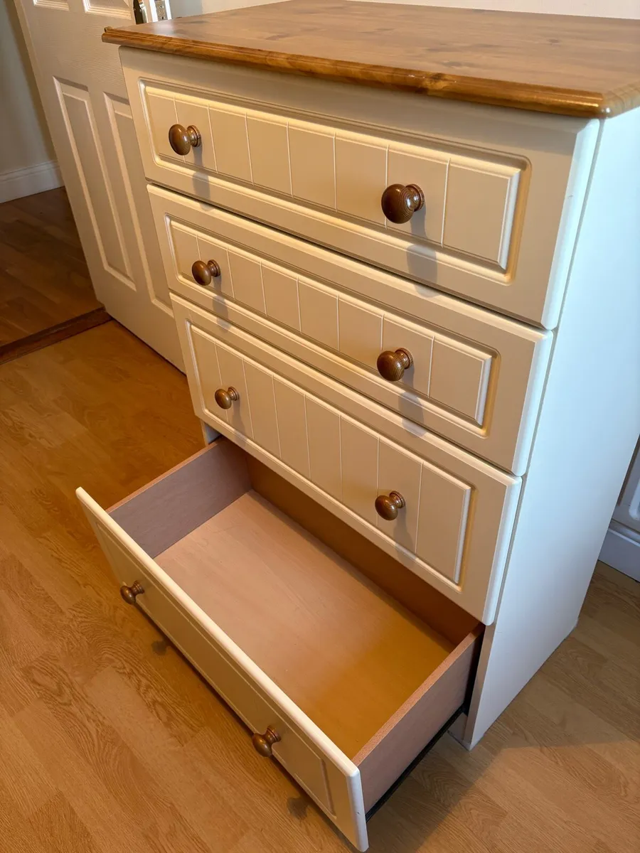 Chest of four drawers - Image 3