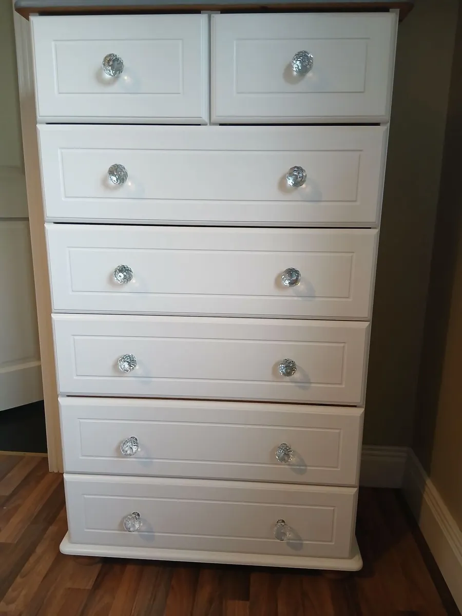 Bedroom furniture - Image 2