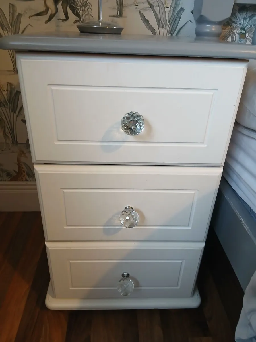 Bedroom furniture - Image 3